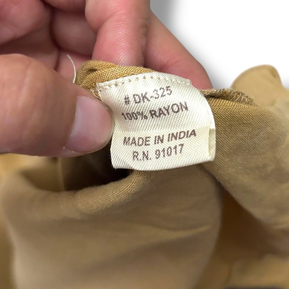 Solitaire Anthropologie Tan Embroidered Scalloped Boho Cropped Top - Large - Picture 8 of 9